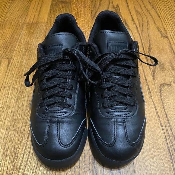 Puma Roma Shoes - Picture 2 of 9